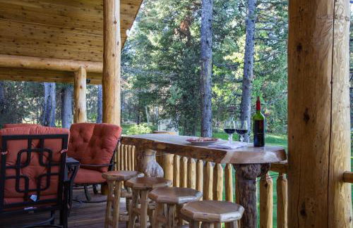 Lumberjack Lodge by KABINO Hot Tub Fire Pit Satellite WiFi Grill Large Porch - Foto 13