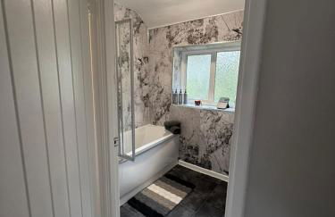 Charming 3 BR - NEC HS2- Long Stays Wifi Parking Airport - Foto 36