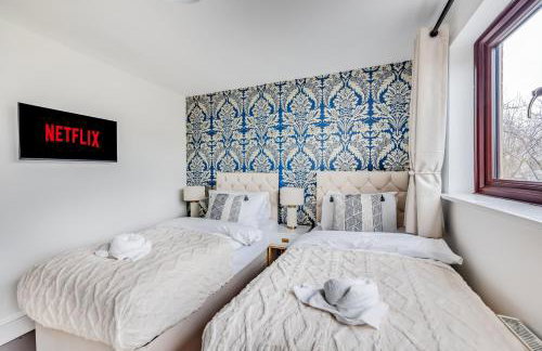 Shenley House - Close to City Centre - Driveway Parking, Self-Check-In, Workspace, Fast WiFi and Smart TV by Yoko Property - Foto 3