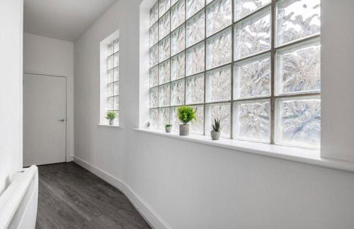 Luxury 2 Bedroom Apartment near London Bridge Sleeps 6 - Photo 23