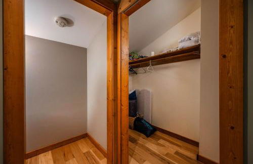 Updated townhome - Walk to Holiday Valley - Foto 24