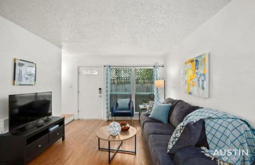 WFH in Relaxing Clarksville Townhome with Parking - Foto 1