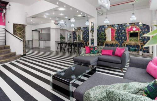 Luxury Mirror Party Pad with 4 Bedrooms! - Foto 4