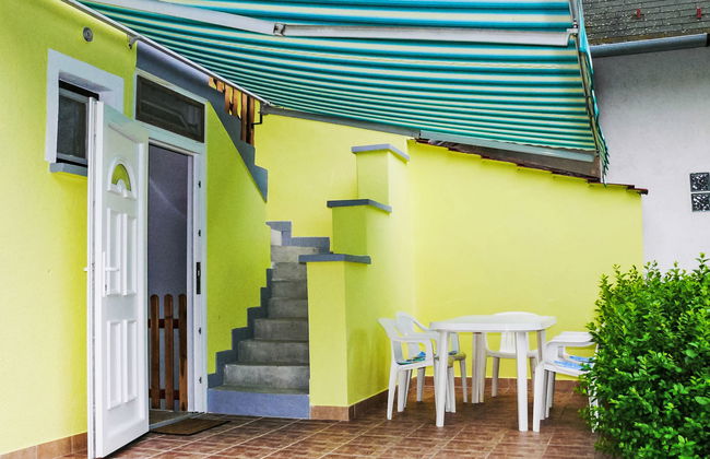 2 bedroom House in Balatonfenyves with garden - Photo 2