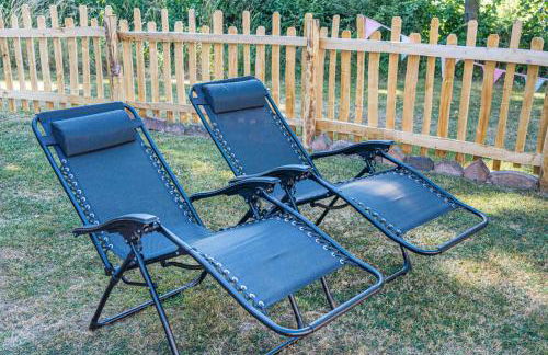 The Hideaway Hut - 1 Bed Shepherds Hut - Hereford - Photo 29