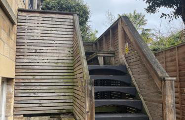 Free off street parking Georgian style Bath apartment - Photo 19