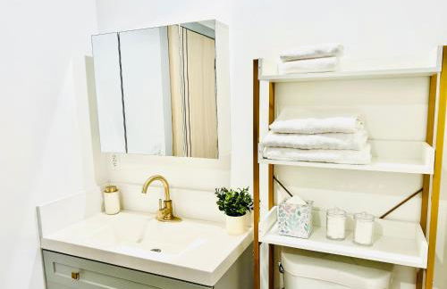 Newly Built Stylish Modern 2B In LA - Foto 20