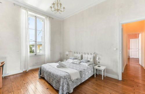 Les Bellevue Cité "3 Apartments, 1 with Garden & Private Parking, Aircon, WiFi, Free Public Car Park, 1 km from Cité" - Foto 62