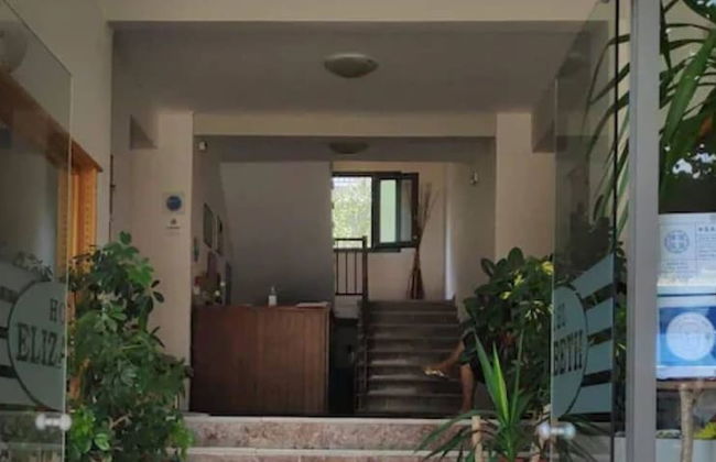 Elizabeth Hotel - Photo 2