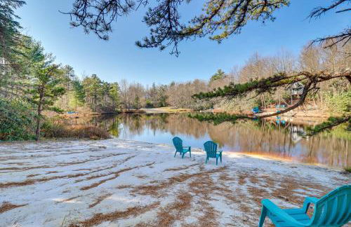 Near Skiing Lakefront Gem with Kayaks in Long Pond - Foto 39