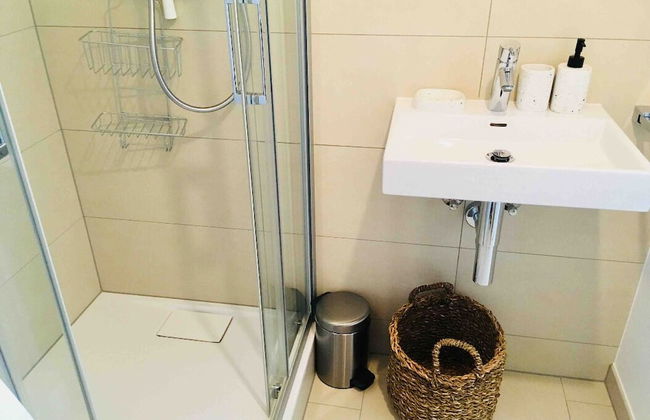 Large Retro Chic Flat 100m2 in City Center - Parking - Foto 29