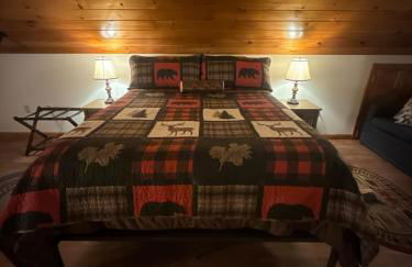 Prime Northern Maine Snowmobiling Retreat with Full Kitchen & Winter Trails Access - Foto 4