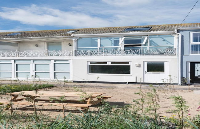 Stunning Beach House On the Beach - Foto 12