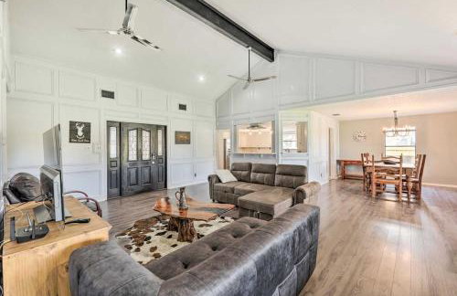 Pet-Friendly Lockhart Home with Private Yard - Foto 5