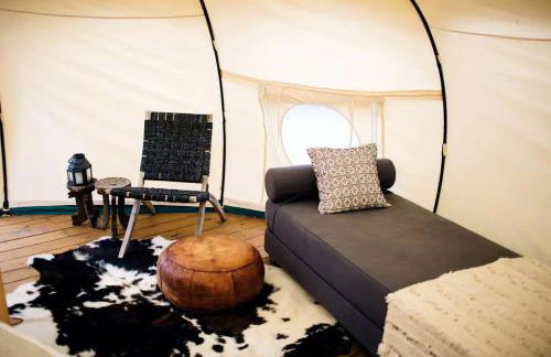 Beautifully Furnished Bell Tent Rental for a Vacation in Elgin, Texas - Foto 9