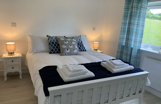 Charming 2-bed Cabin in Inverness, Scotland - Photo 8