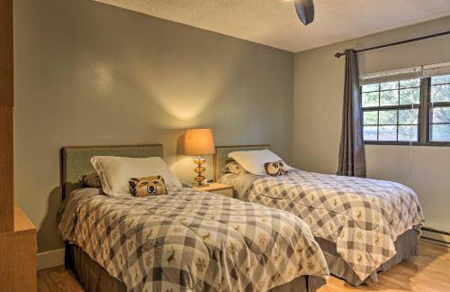 On Big Boulder Lake Condo with Community Pools! - Foto 9