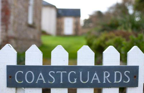 Old Coastguards - Stunning Historic Cottage - Photo 12