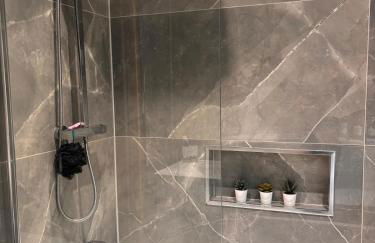 Stag & Stay- Waterlillie - Contractor friendly, Fast WiFi - Foto 24