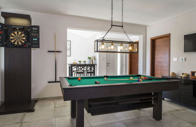 Villa with Swimming Pool, Outdoor Kitchen, Sauna, Hot Tub, Play Area, Sea View - Foto 48