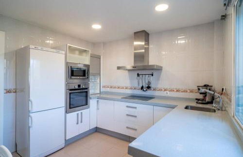 Adosado con vistas al mar desde la piscina con BBQ - Photo 3