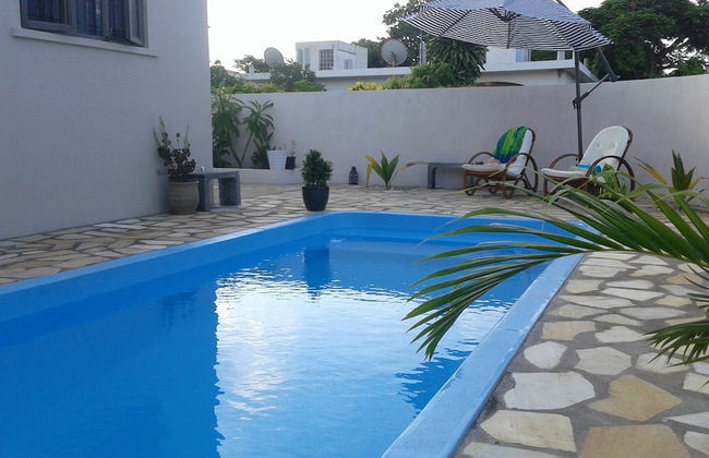 Sunny Private First Floor 1-br Beach Apartment With Spacious Balcony, Pool, Wifi - Photo 1