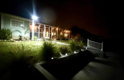 Beautiful Waterfront Home Less Than 7 mins to Beaches - Foto 52