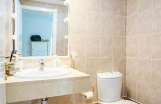 Stunning 3BR in Hacienda Del Sol Beach & Pool - Photo 22