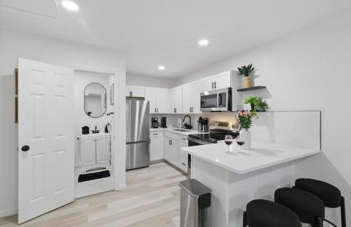 Modern 4BR 2BA Home with Hot Tub-Grill & Huge Yard - Foto 5