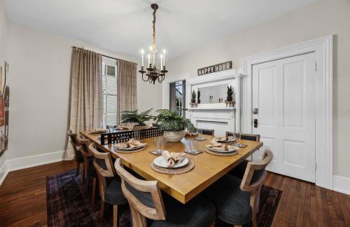 Bourbon-themed home w arcade & hot tub for groups - Foto 47