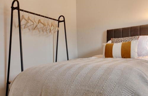 Ann’s Place - 2 Bed House Central Romford - Free Parking & Garden - Foto 35