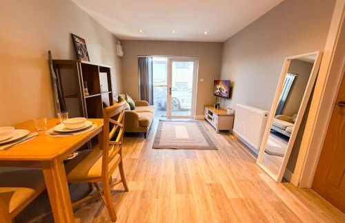 INACTIVE The A 1 Bedroom Apartment by AltoLuxoExperience Short Lets & Serviced Accommodation with Parking & Wifi - Foto 24