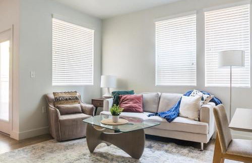 Landing Beautiful 1BD Pool Gym - Foto 30