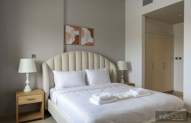 WelHome - Prime 1BR Apartment at Oia Residence - Photo 5