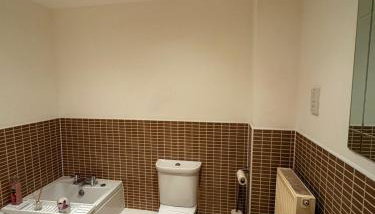 2 bedroom 2 bathroom ground floor apartment in central location - Foto 3