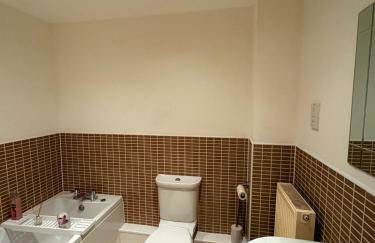 2 bedroom 2 bathroom ground floor apartment in central location - Foto 3