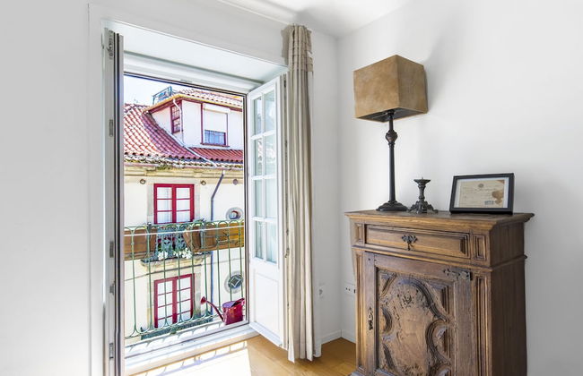 Bright 3BR Flat w/ AC in City Center by LovelyStay - Photo 92