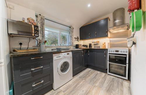 Romantic getaway, little two bed, two bath barn conversion with amazing views and parking - Foto 3