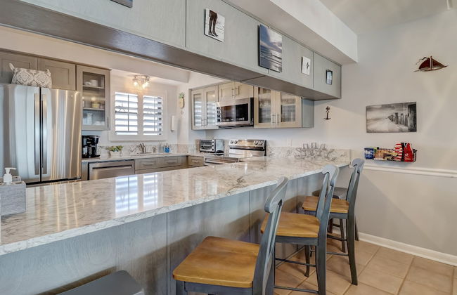 Beach Condo Miles-long Views Sand and Sea, Access to Private Fishing Pier by RedAwning - Foto 8