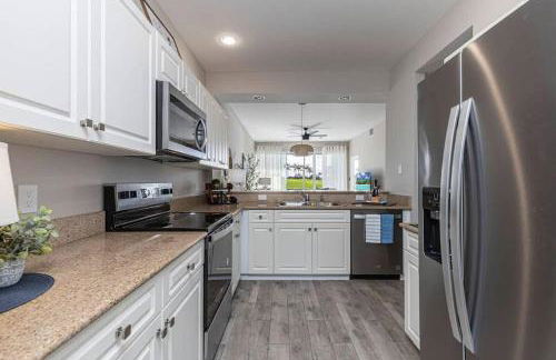 Rare New 2 bed 2 bath Golf View in Naples - Foto 7