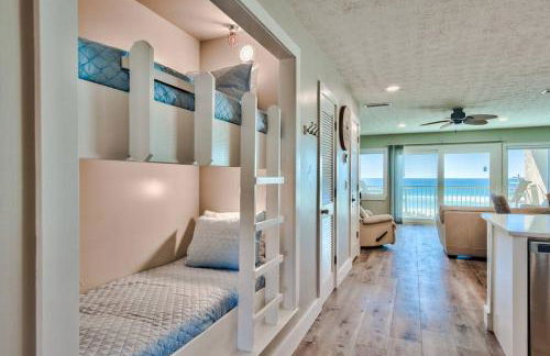 Seafarer, Gulf Front Condo, Right on the Beach - Photo 11