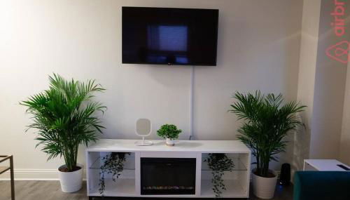 Luxurious 2 Bedroom Downtown City Views! - Foto 3