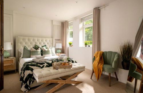 Primrose Luxury Cottage with Private Hot tub - Photo 9