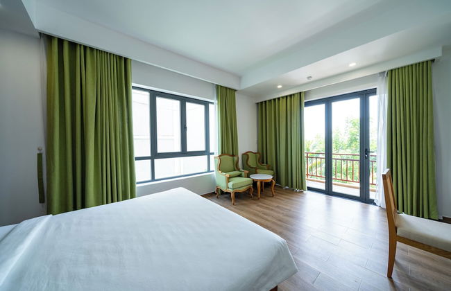 Palm River Boutique - Photo 18