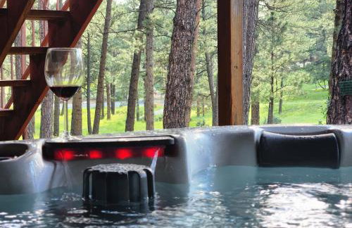 Chic Country Home in the Woods with Hot Tub - Foto 41