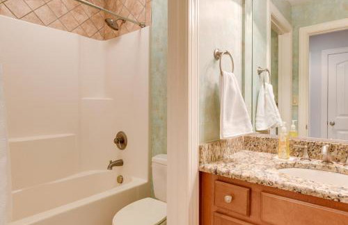 Waterfront Sherrills Ford Home with Pool and Boat Dock - Foto 20