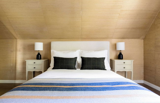 Everett by Avantstay 5mins to Palisades Tahoe! w/ HOT TUB - Photo 23