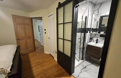 3 Bed 2 Bath, Near UAlbany & MVP Arena, Private Driveway Parking - Foto 26