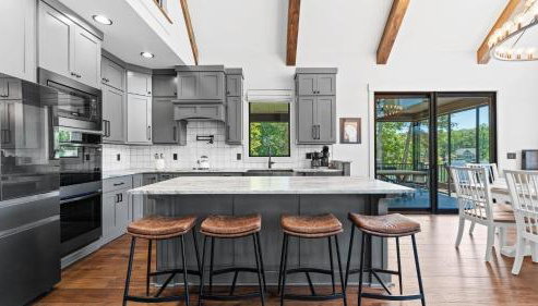 Gray Fox Lodge by Avantstay Waterslide Pool, Theater Sleeps 21 - Foto 5, Other