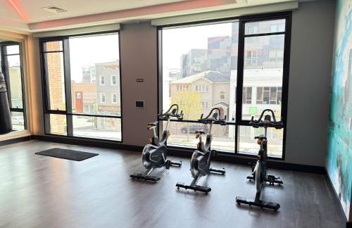 Luxury Stay Near NYC | Full Access to Amenities - Photo 24